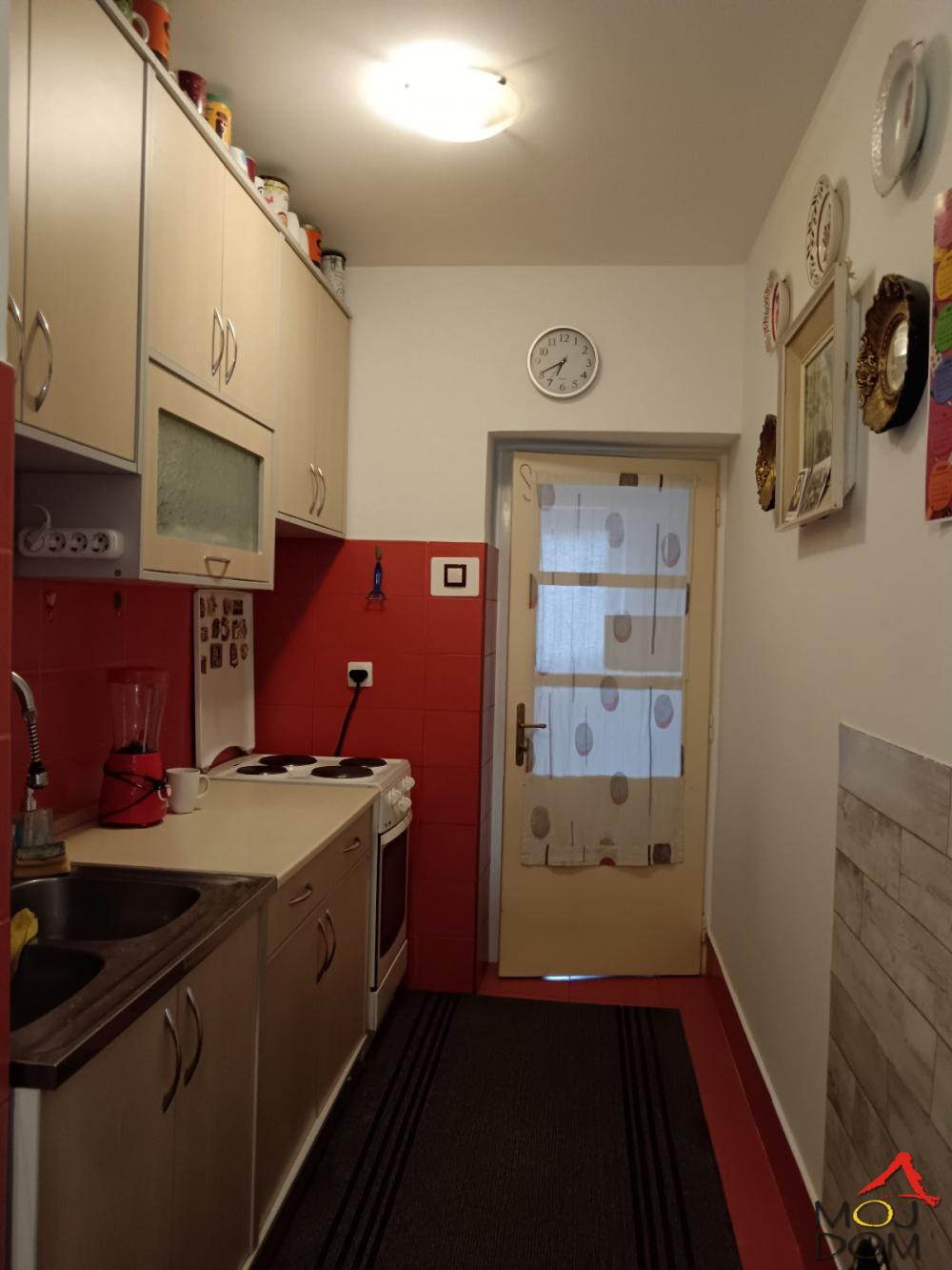 Slika 8 - Stan,NOVI SAD,PODBARA,kv: 48, € 123600, ID: 1028467