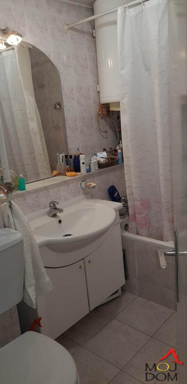 Slika 9 - Stan,PETROVARADIN,BLOK 8,kv: 89, € 156000, ID: 1026473