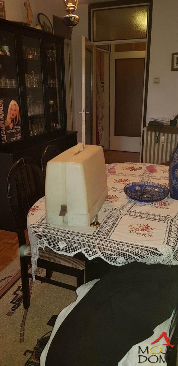 Slika 3 - Stan,PETROVARADIN,BLOK 8,kv: 89, € 156000, ID: 1026473