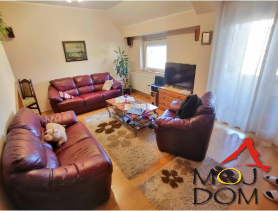 Slika 3 - Stan,NOVI SAD,CENTAR,kv: 76, € 185400, ID: 1029394