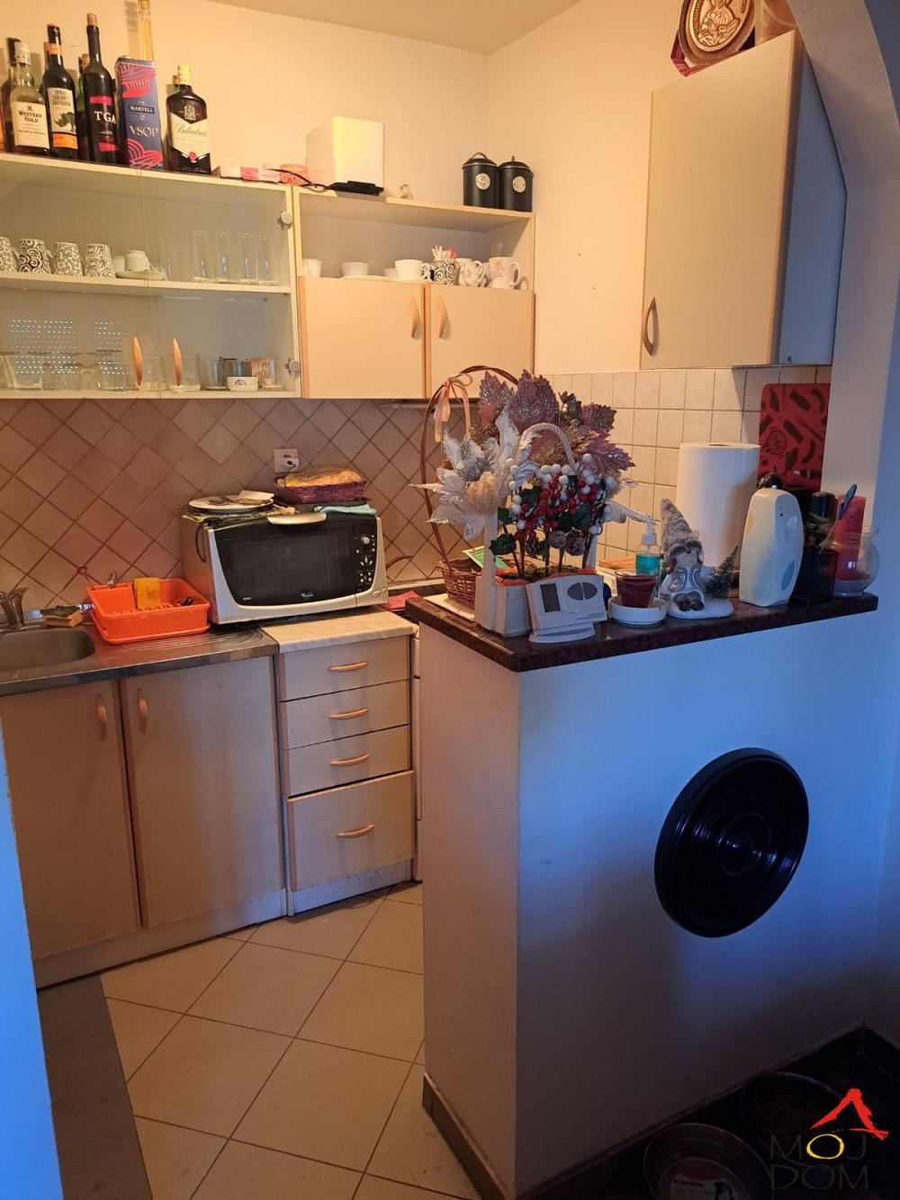 Slika 9 - Stan,NOVI SAD,TELEP,kv: 70, € 129800, ID: 1029560
