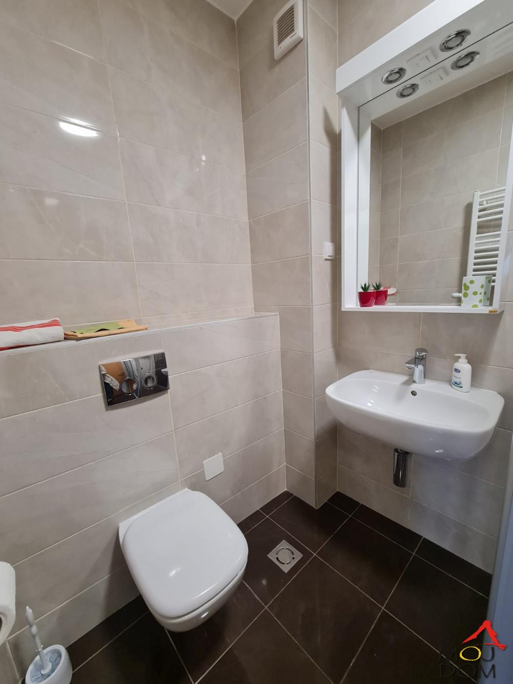 Slika 11 - Stan,NOVI SAD,CENTAR,kv: 44, € 174070, ID: 1029268