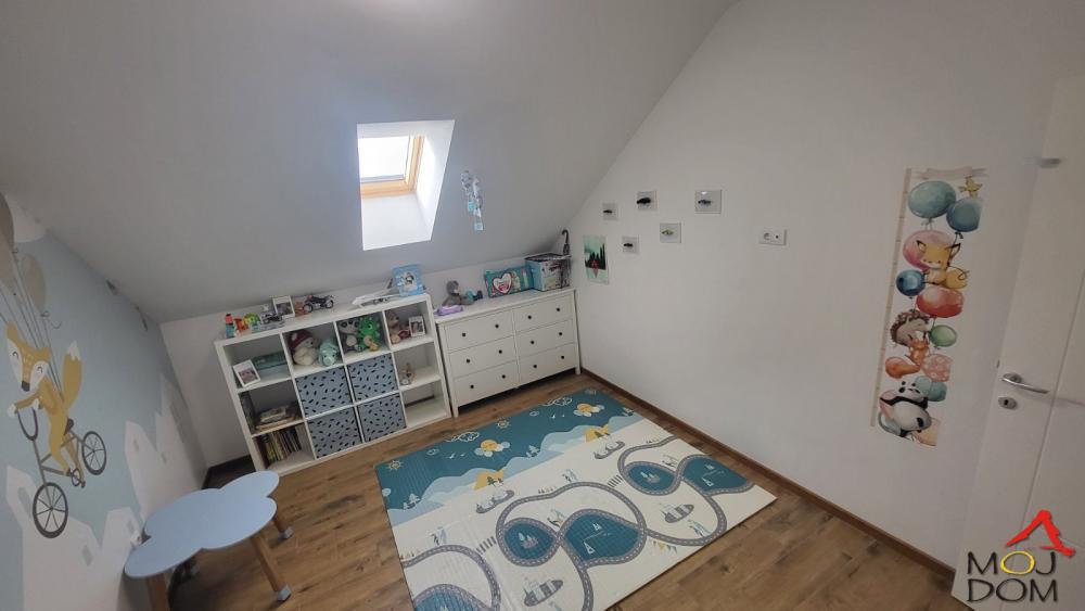 Slika 7 - Stan,NOVI SAD,ADICE,kv: 118, € 200000, ID: 1029154