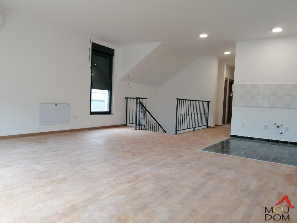 Slika 2 - Stan,PETROVARADIN,MIŠELUK,kv: 92, € 180550, ID: 1029059