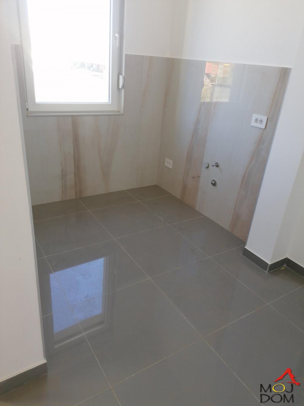 Slika 3 - Stan,PETROVARADIN,MIŠELUK,kv: 84, € 161950, ID: 1029058