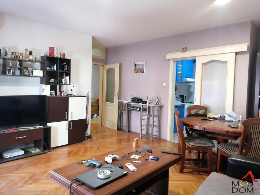 Slika 4 - Stan,NOVI SAD,BULEVAR,kv: 90, € 241000, ID: 1028419