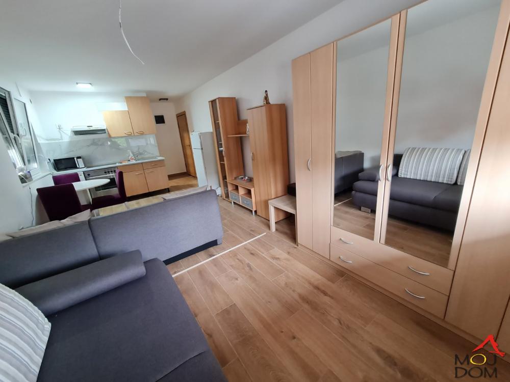 Slika 3 - Stan,NOVI SAD,TELEP,kv: 25, € 61800, ID: 1028562