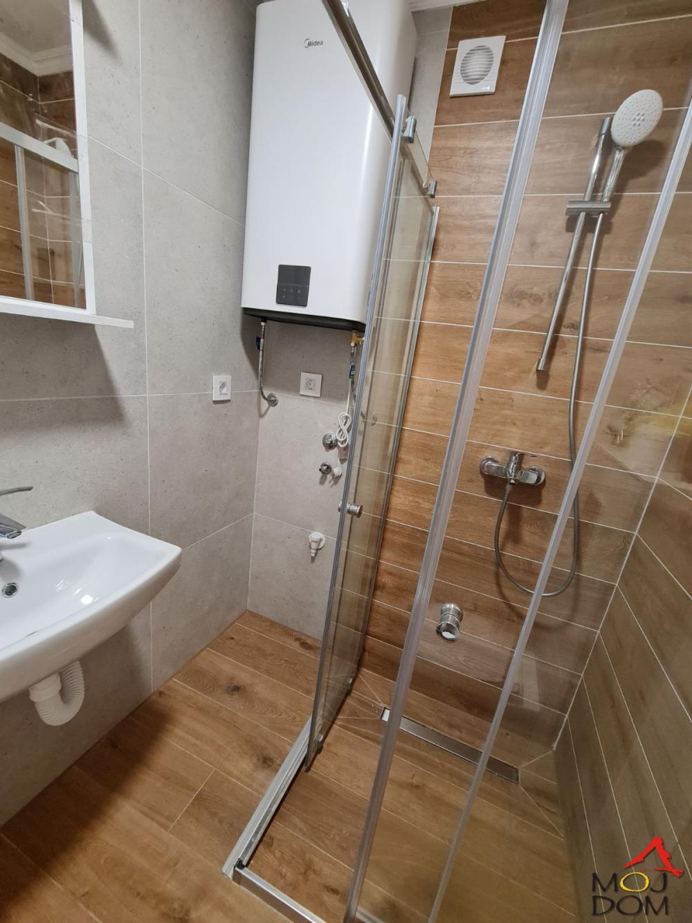 Slika 6 - Stan,NOVI SAD,TELEP,kv: 25, € 61800, ID: 1028562