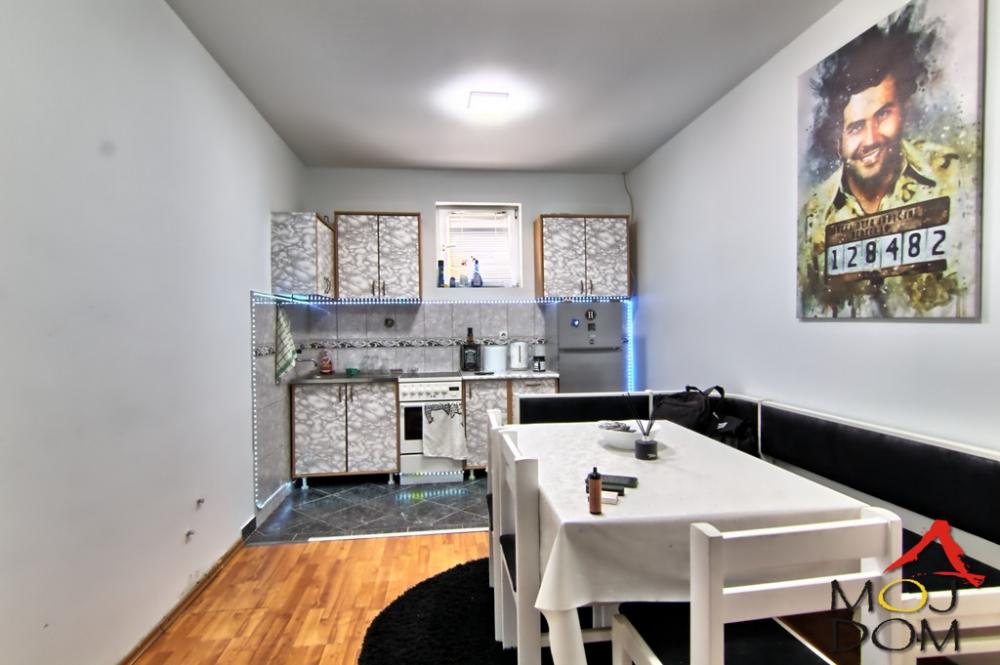 Slika 2 - Stan,NOVI SAD,CENTAR,kv: 61, € 150000, ID: 1027249