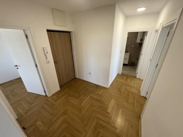 Slika 4 - Stan,NOVI SAD,TELEP,kv: 76, € 184000, ID: 1019202