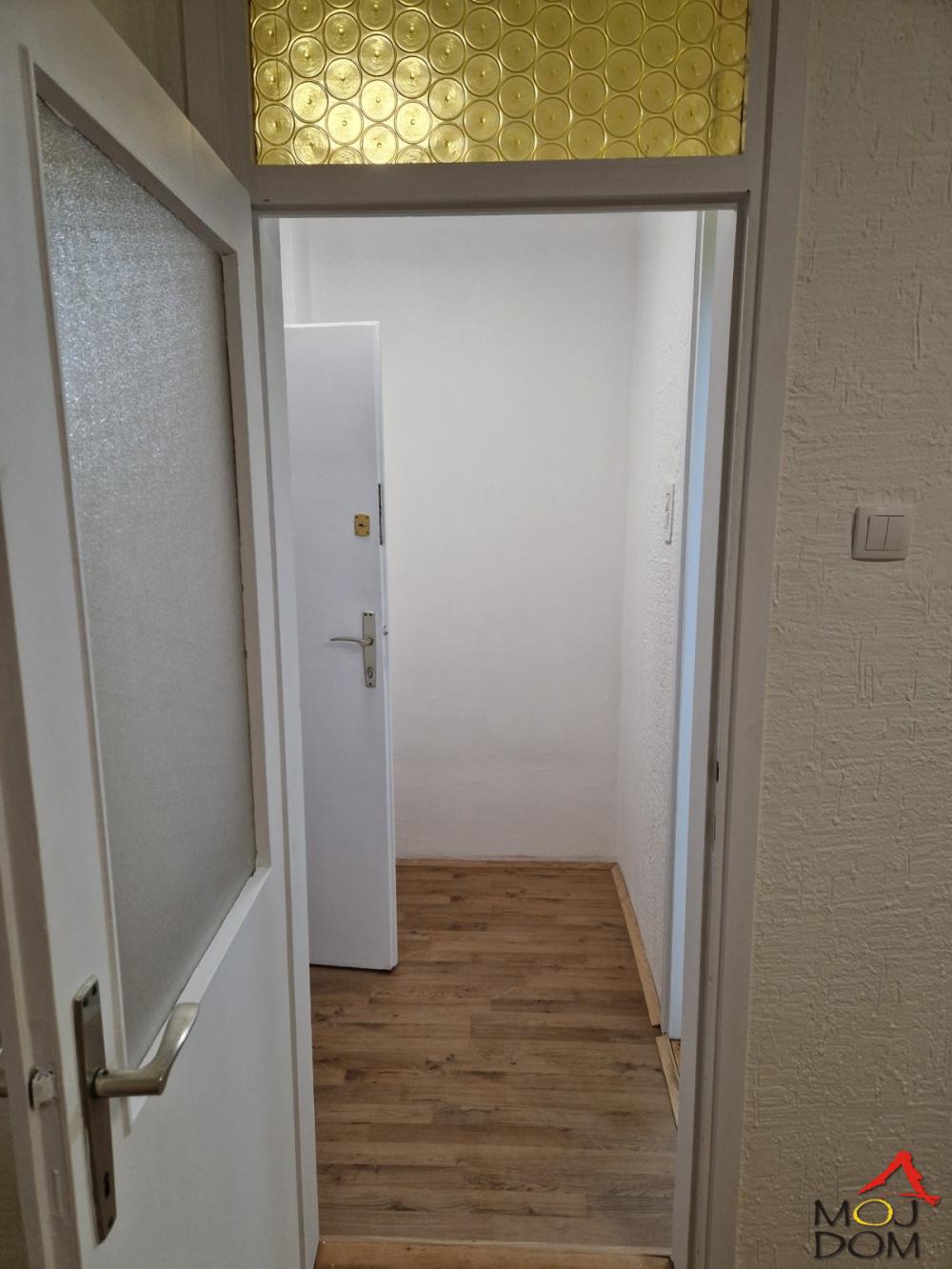 Slika 6 - Stan,NOVI SAD,BULEVAR,kv: 33, € 95790, ID: 1030780