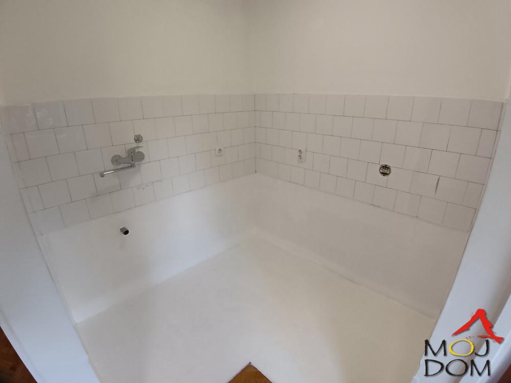 Slika 10 - Stan,NOVI SAD,BULEVAR,kv: 33, € 95790, ID: 1030780