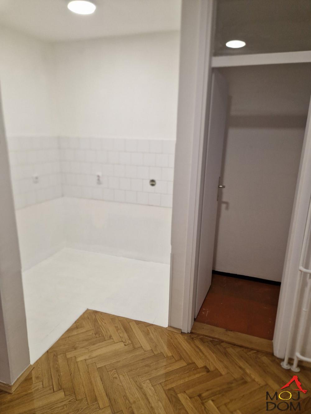 Slika 1 - Stan,NOVI SAD,BULEVAR,kv: 33, € 95790, ID: 1030780