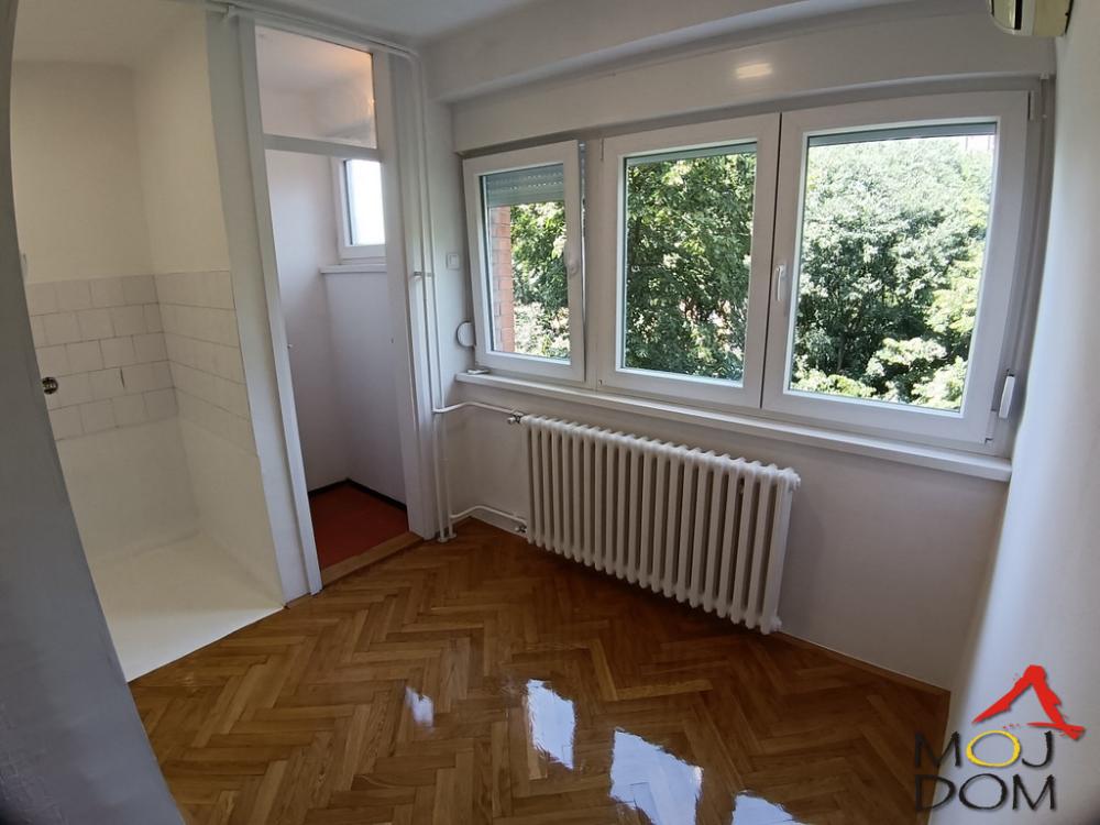 Slika 11 - Stan,NOVI SAD,BULEVAR,kv: 33, € 95790, ID: 1030780