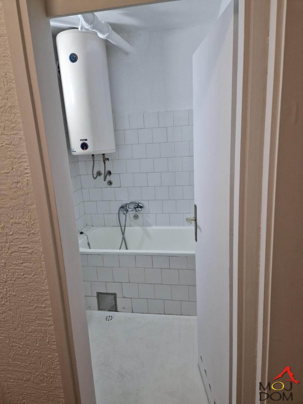 Slika 7 - Stan,NOVI SAD,BULEVAR,kv: 33, € 95790, ID: 1030780