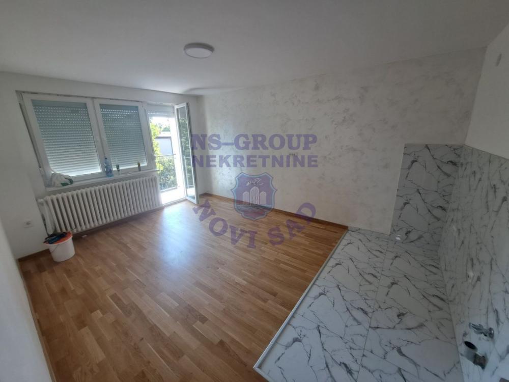 Glavna slika -Dvoiposoban stan na Staroj Detelinari 