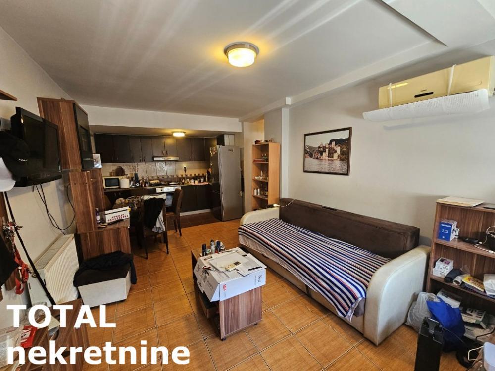 Glavna slika -Stan,NOVI SAD,BULEVAR PATRIJARHA PAVLA,kv: 37.00, € 72100, ID: 1099979