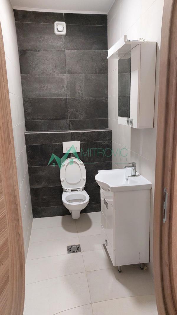 Slika 9 - NOV, KOMFORAN TROSOBAN STAN - HOLLYWOOD HILL 