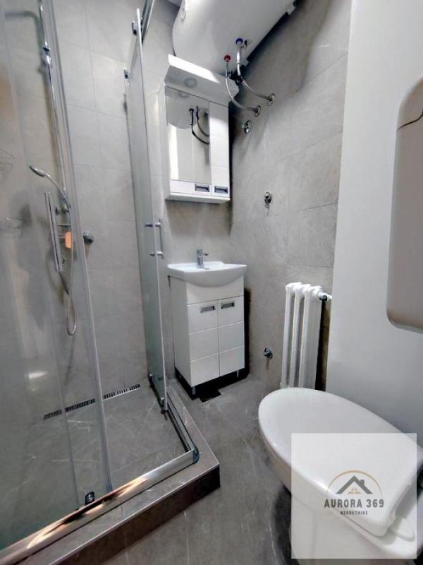 Slika 7 - PRODAJE SE KOMPLETNO RENOVIRAN KLASIČAN DVOSOBAN STAN U NOVOM SADU- DETELINARA