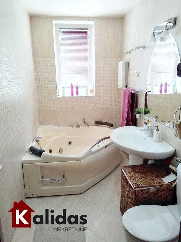 Slika 8 - Stan,NOVI SAD,GRBAVICA,kv: 115, € 299730, ID: 1007903