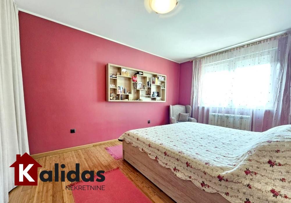 Slika 5 - Stan,NOVI SAD,GRBAVICA,kv: 115, € 299730, ID: 1007903