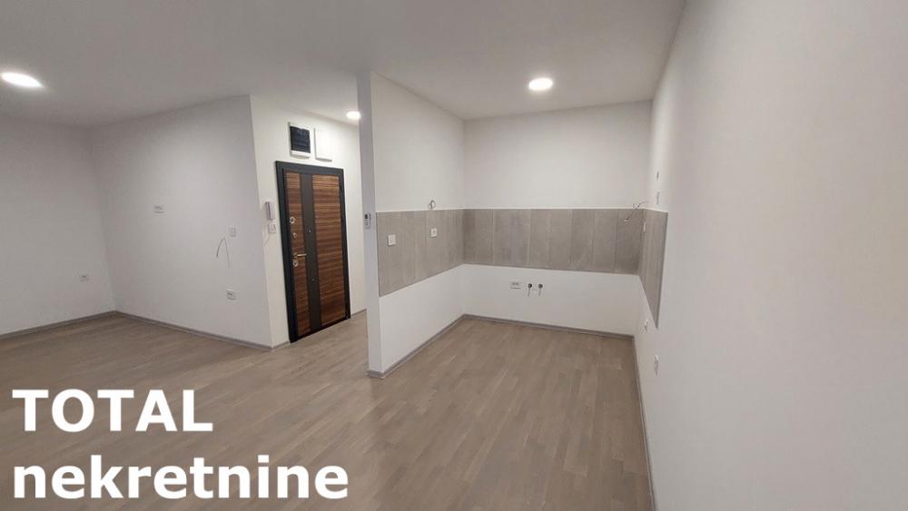 Slika 3 - Stan,PETROVARADIN,ALIBEGOVAC,kv: 78.00, € 165000, ID: 1101010