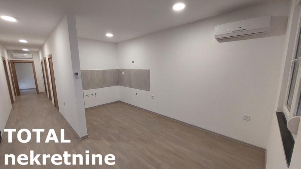 Slika 1 - Stan,PETROVARADIN,ALIBEGOVAC,kv: 78.00, € 165000, ID: 1101010