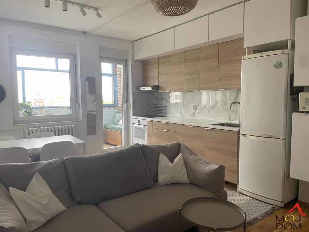 Glavna slika -Stan,NOVI SAD,BULEVAR,kv: 57, € 155600, ID: 1030499