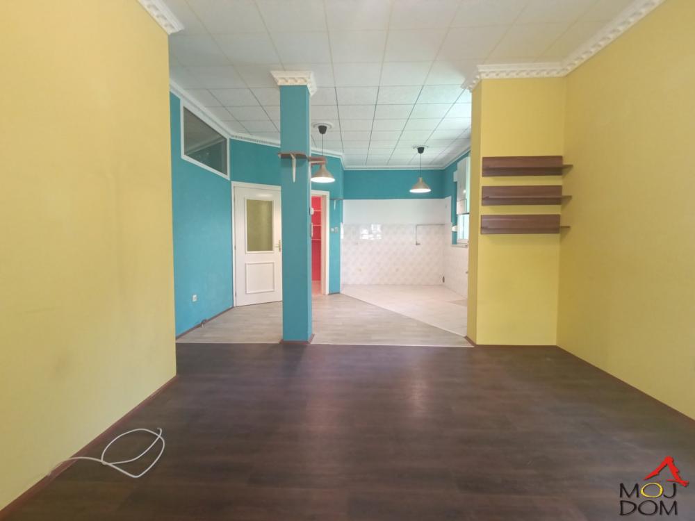 Slika 3 - Stan,NOVI SAD,TELEP,kv: 84, € 185400, ID: 1030840