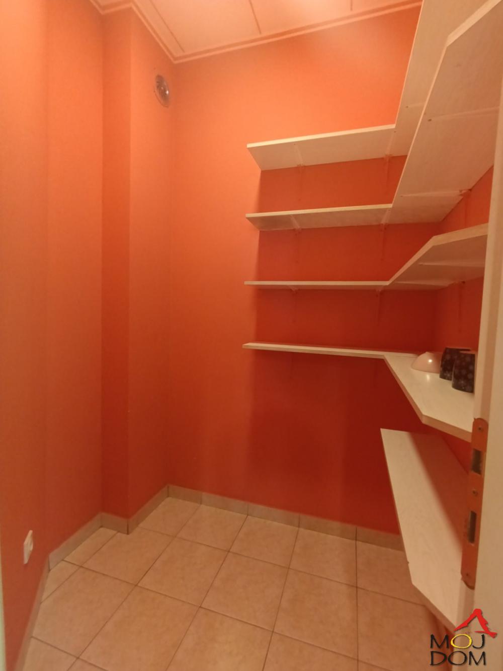 Slika 6 - Stan,NOVI SAD,TELEP,kv: 84, € 185400, ID: 1030840