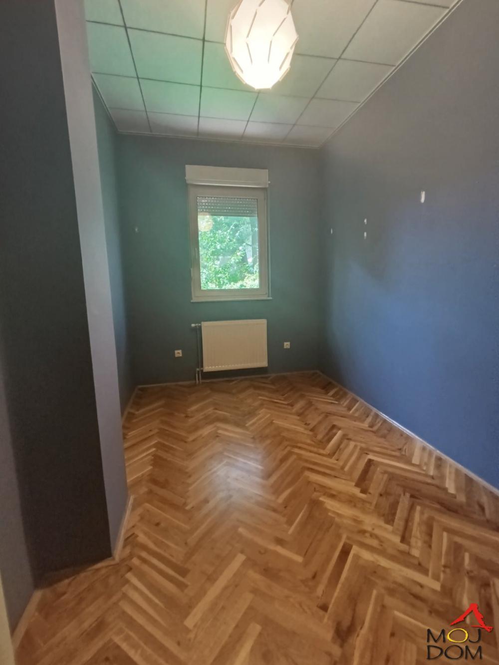 Slika 9 - Stan,NOVI SAD,TELEP,kv: 84, € 185400, ID: 1030840