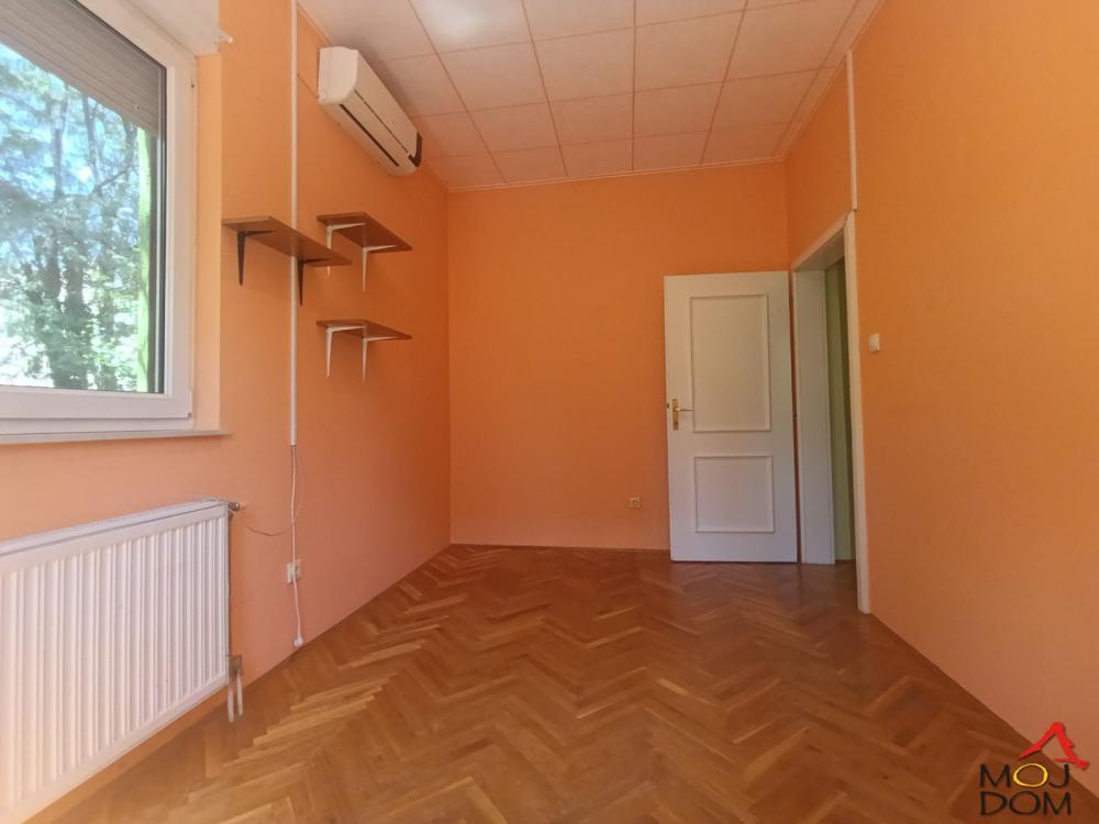 Slika 8 - Stan,NOVI SAD,TELEP,kv: 84, € 185400, ID: 1030840