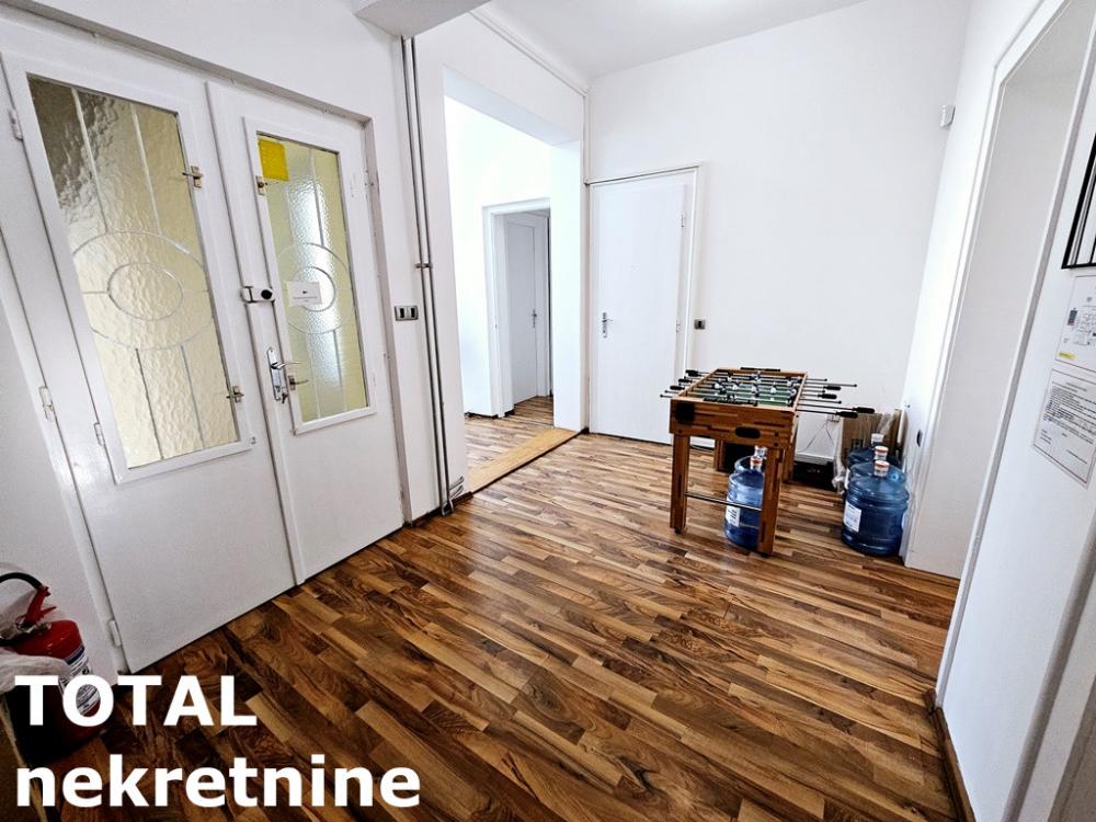 Slika 11 - Stan,NOVI SAD,CENTAR,kv: 131.00, € 450000, ID: 1100976