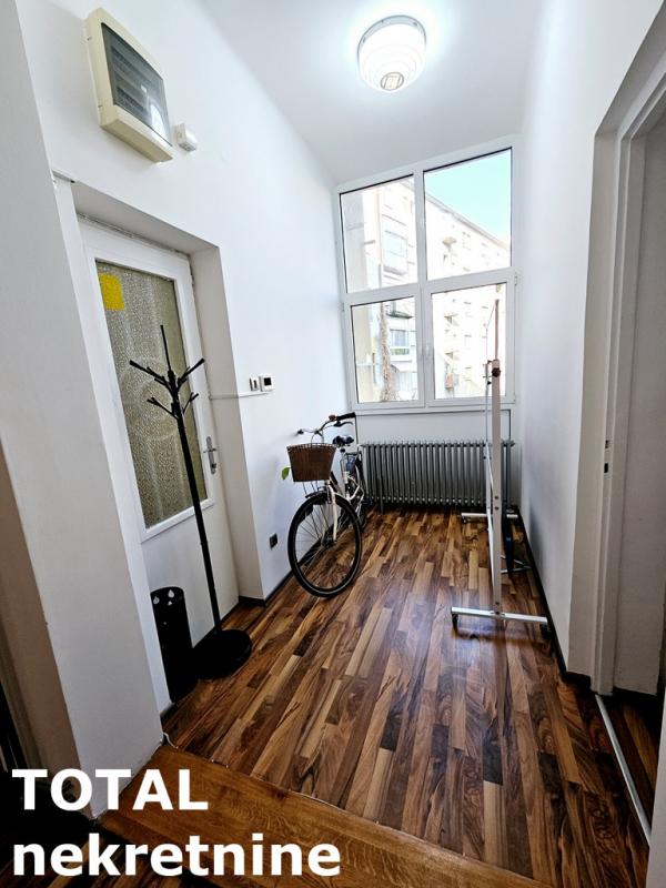 Slika 10 - Stan,NOVI SAD,CENTAR,kv: 131.00, € 450000, ID: 1100976