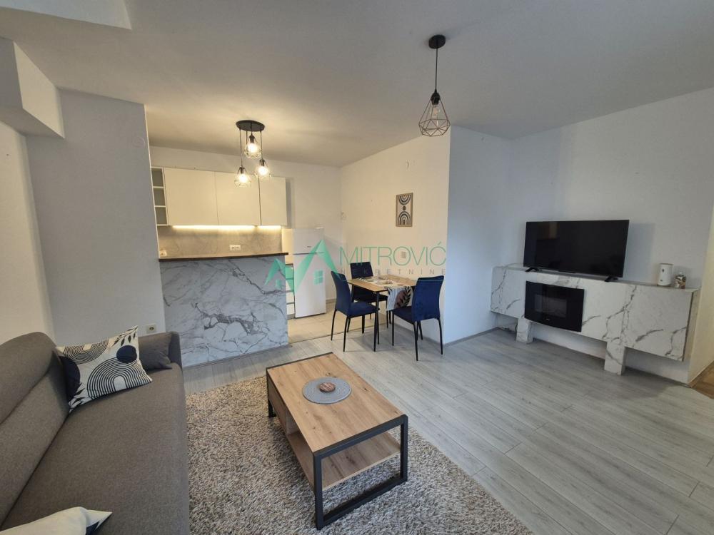 Glavna slika -Na prodaju stan u samom srcu grada – jedinstvena terasa sa pogledom 360° 