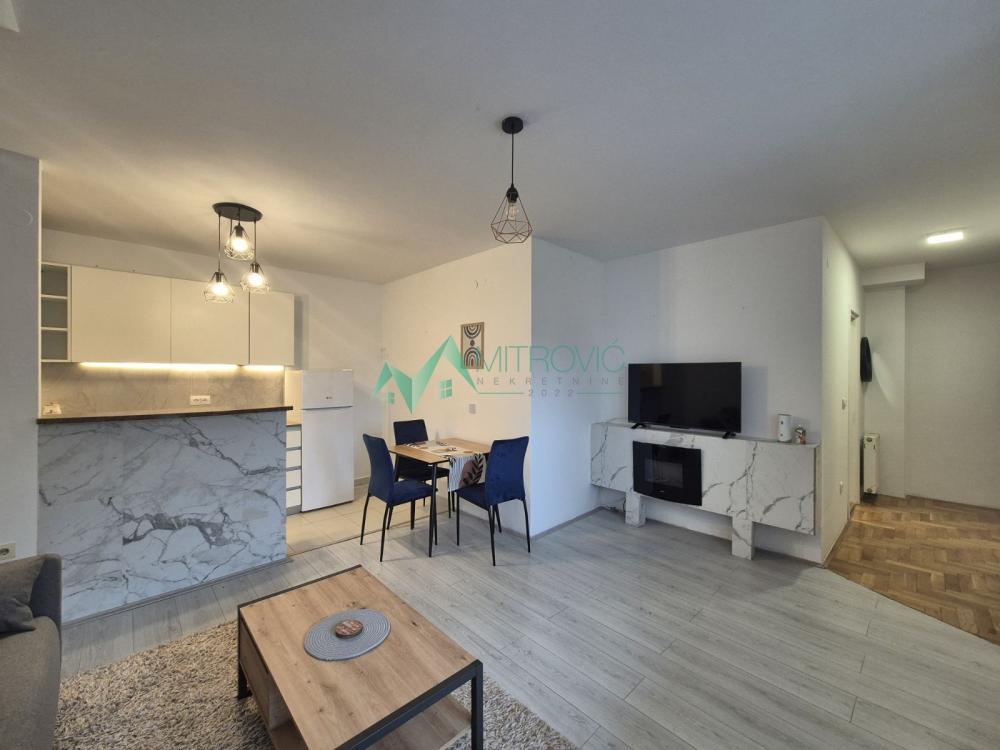 Slika 9 - Na prodaju stan u samom srcu grada – jedinstvena terasa sa pogledom 360° 