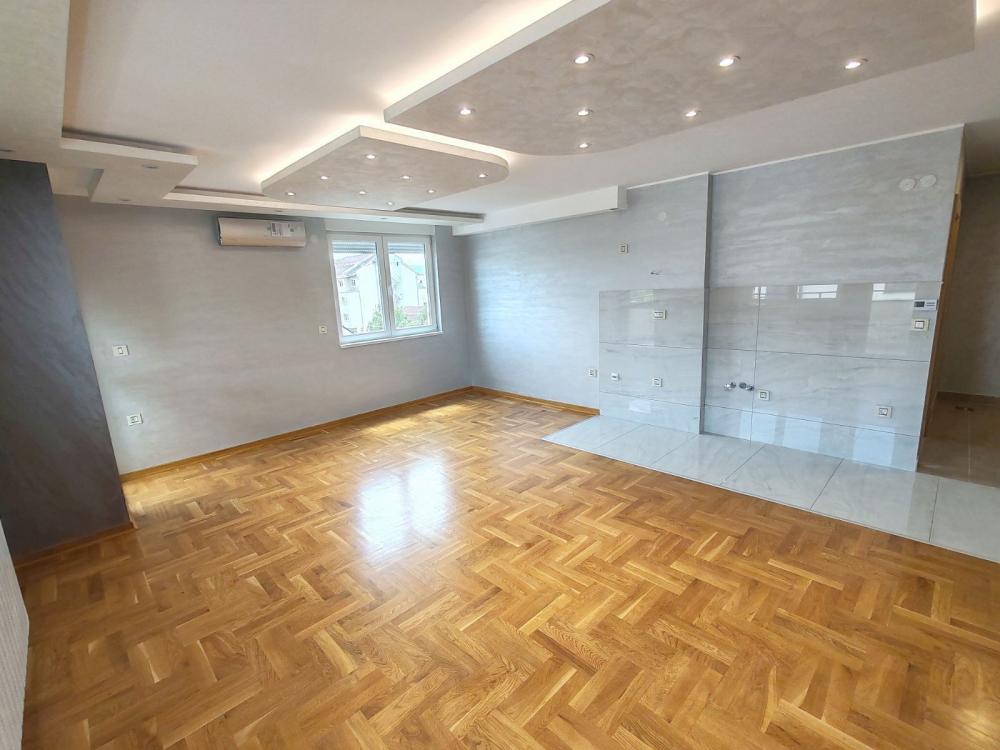 Slika 2 - Stan,NOVI SAD,TELEP,kv: 72.00, € 178000, ID: 1057125