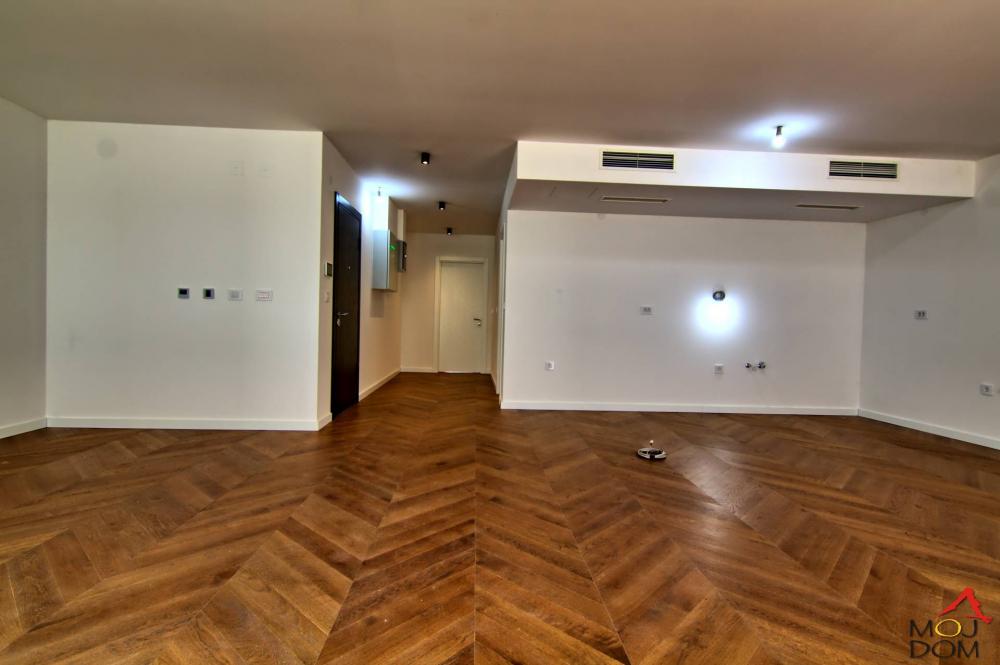 Slika 4 - Stan,NOVI SAD,TELEP,kv: 134, € 494500, ID: 1030664