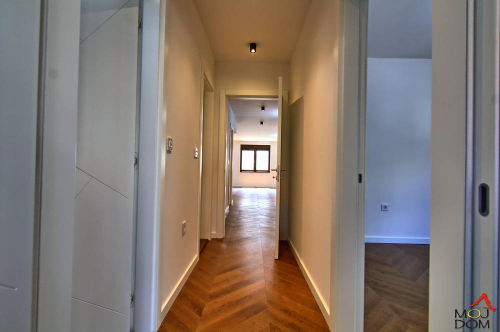 Slika 5 - Stan,NOVI SAD,TELEP,kv: 134, € 494500, ID: 1030664