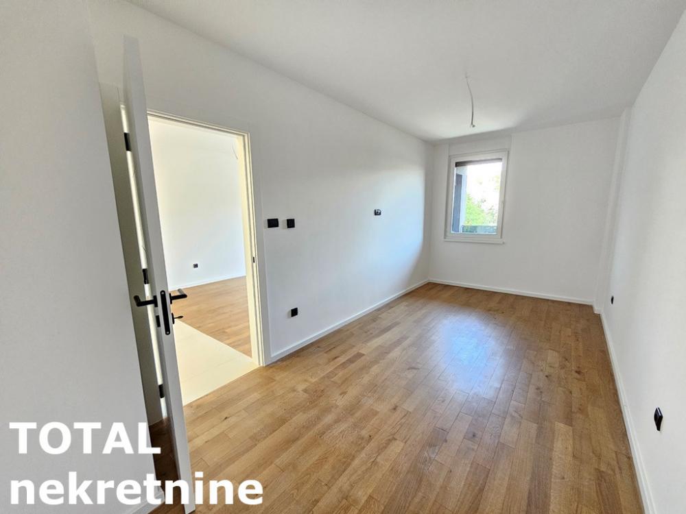 Slika 4 - Stan,NOVI SAD,TELEP,kv: 52.00, € 140400, ID: 1100807