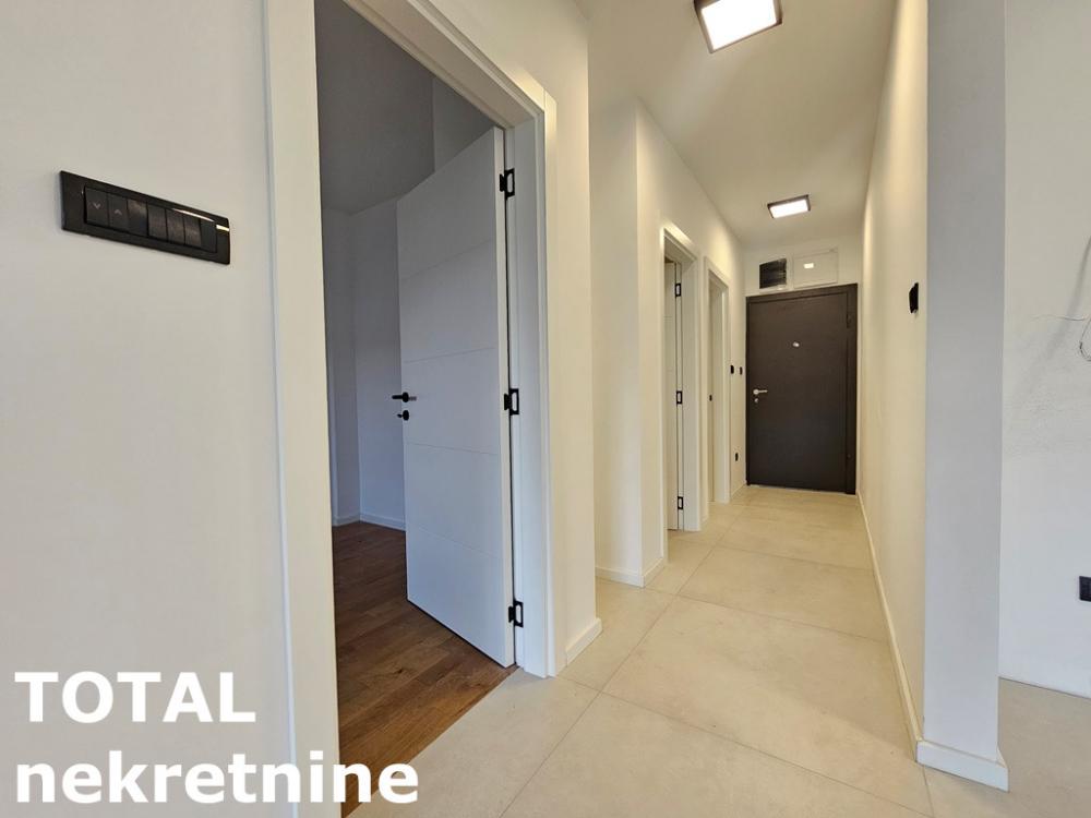 Slika 3 - Stan,NOVI SAD,TELEP,kv: 52.00, € 140400, ID: 1100807