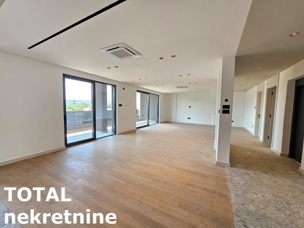 Glavna slika -Stan,NOVI SAD,TELEP,kv: 194.00, € 648900, ID: 1100977