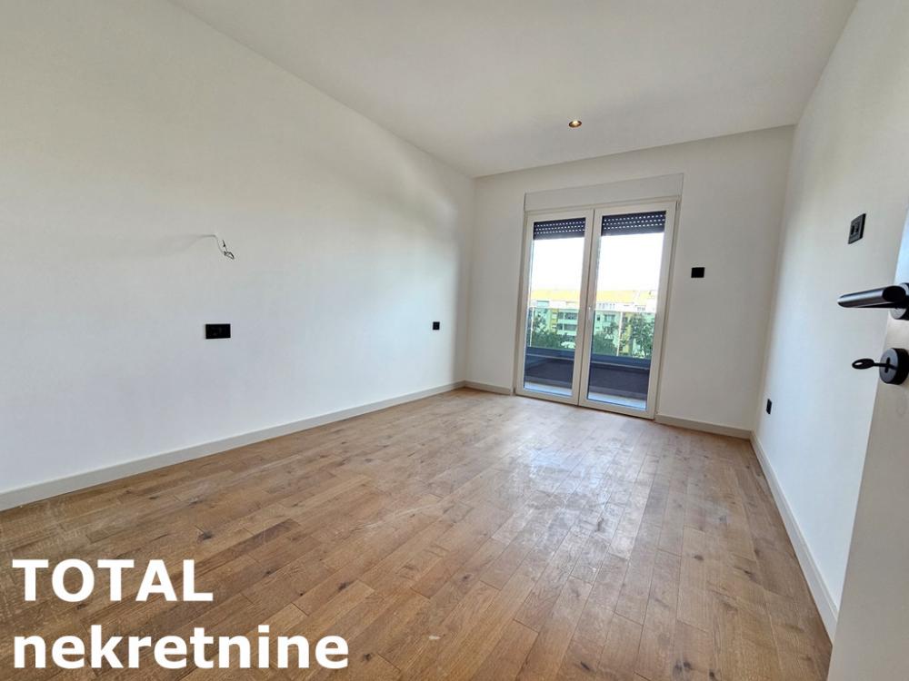 Slika 10 - Stan,NOVI SAD,TELEP,kv: 194.00, € 648900, ID: 1100977