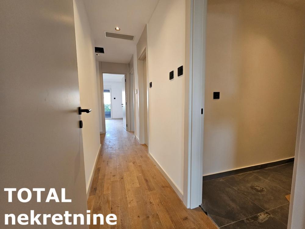 Slika 5 - Stan,NOVI SAD,TELEP,kv: 194.00, € 648900, ID: 1100977