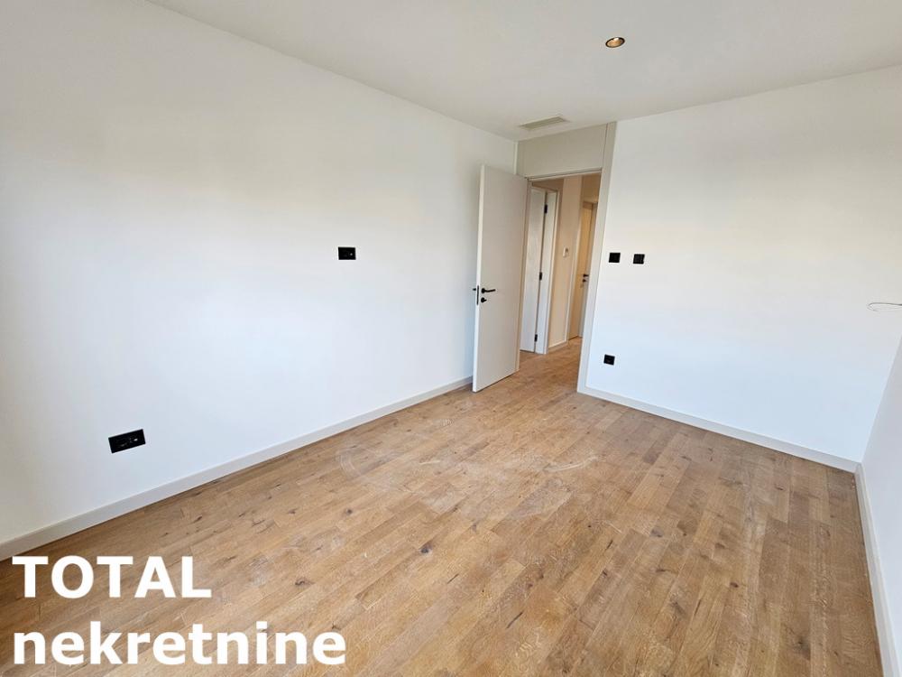 Slika 11 - Stan,NOVI SAD,TELEP,kv: 194.00, € 648900, ID: 1100977