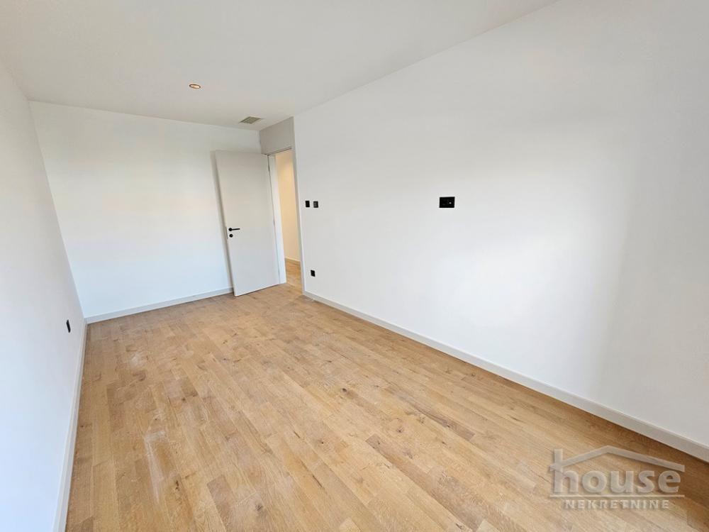 Slika 9 - Stan,NOVI SAD,TELEP,kv: 194.00, € 648900, ID: 1064129