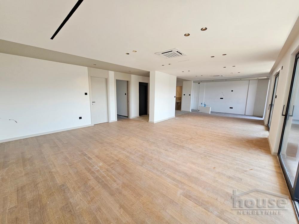 Slika 2 - Stan,NOVI SAD,TELEP,kv: 194.00, € 648900, ID: 1064129