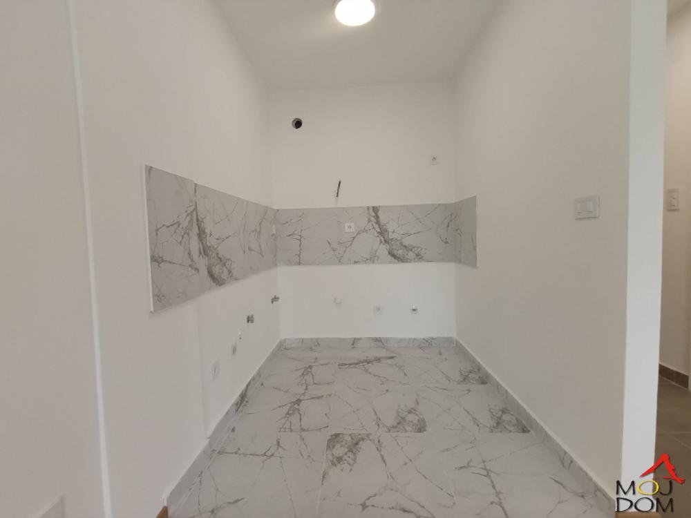 Slika 3 - Stan,NOVI SAD,AVIJACIJA,kv: 39, € 110200, ID: 1030863