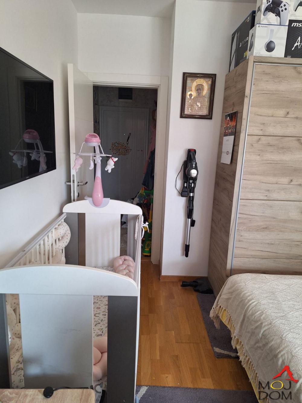 Slika 10 - Stan,NOVI SAD,SOMBORSKI BULEVAR,kv: 53, € 142150, ID: 1030839