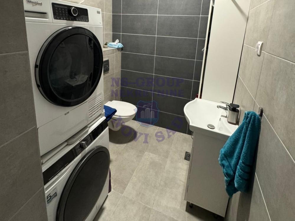 Slika 9 - Fenomenalan porodičan stan u Petrovaradinu! 106m2 